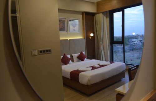 Godhra Hotel | Hotel Maroon