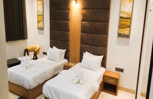 Aligarh Hotel | HOTEL MID-TOWN In Aligarh UP