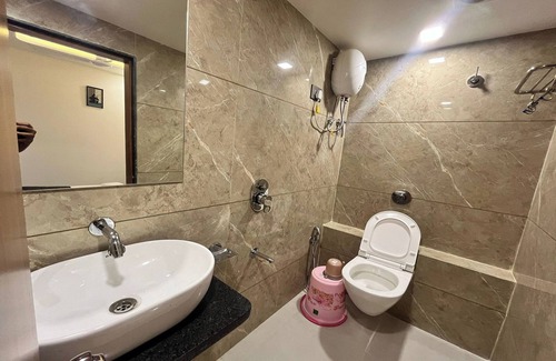 Chandkheda Hotel | Hotel Moon Light Isanpur Ahmedabad