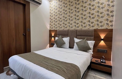 Chandkheda Hotel | Hotel Moon Light Isanpur Ahmedabad