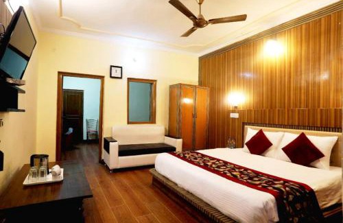 Mallital Hotel | Hotel Moon Nainital - A Luxury Collection - Parking and Lift Facilities - Best Selling