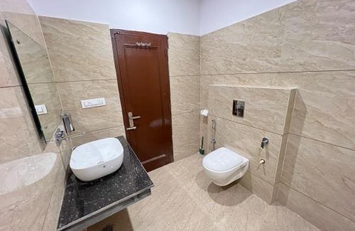 Padrauna Hotel | Hotel My Best Stay Patiala ! Parking ! Near Bus Stand ! Banquet ! Near Punjabi University ! Couple Friendly