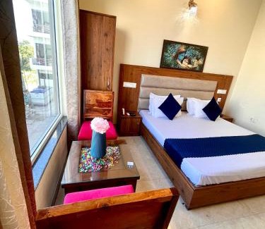 Padrauna Hotel | Hotel My Best Stay Patiala ! Parking ! Near Bus Stand ! Banquet ! Near Punjabi University ! Couple Friendly