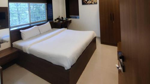 Wakad Hotel | Hotel O Madhuban Colony Wakad