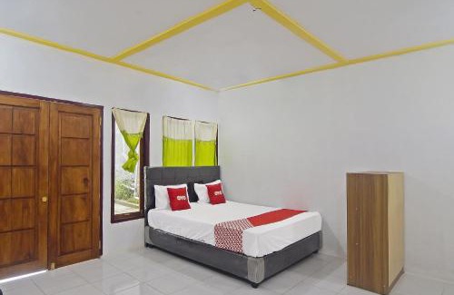 Pulisan Hotel | Hotel O Pulisan Ekowisata Homestay Near Wisata Pantai Desa Pulisan (Pulisan Beach Tour)