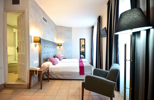 Alcala de Guadaira Hotel | Hotel Oromana
