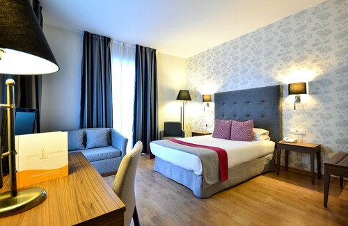 Alcala de Guadaira Hotel | Hotel Oromana