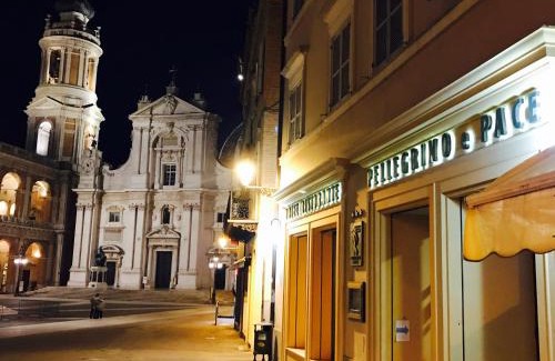 Loreto Hotel | Hotel Pellegrino E Pace