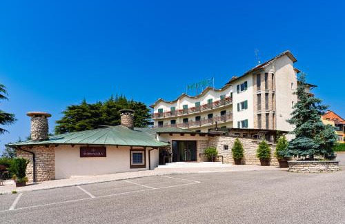 Cerro Veronese Hotel | Hotel Pineta