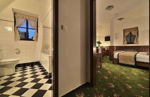 Hluboka nad Vltavou Hotel | Hotel Podhrad