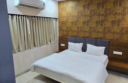 Jamner Cabin | Hotel Priyanka palace lodging