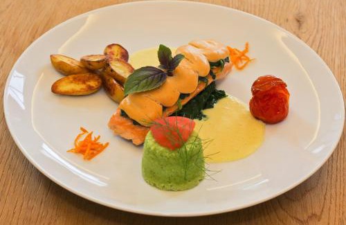 Dettingen an der Erms Hotel | Hotel-Restaurant & Metzgerei Rößle