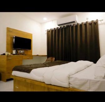 Dabhoi Hotel | Hotel riseinn