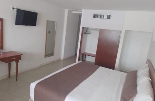 Ricardo Flores Magon Hotel | Hotel Royalty