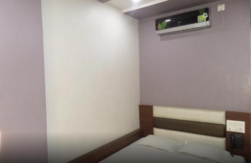 Sangli Hotel | Hotel Sanket Regency, Miraj