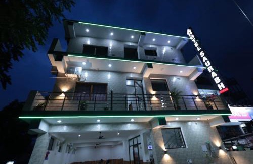 Srinagar Hotel | Hotel Saurabh