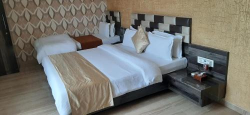 Navsari Hotel | Hotel Shahi Darbar