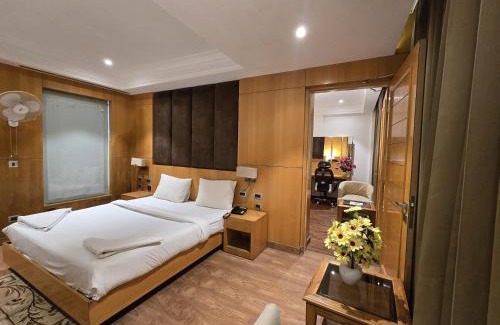 Shahjahanpur Hotel | Hotel Shemron