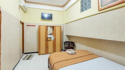 Kertosono Hotel | Hotel Shinta 2 near Alun Alun Kertosono Mitra RedDoorz