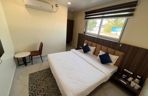 Jagdalpur Hotel | Hotel soumya sarovar