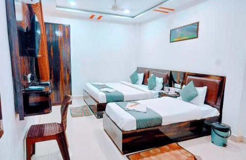 Chitrakoot Hotel | Hotel Sphatic- 5 Mins from Kamta Nath Temple