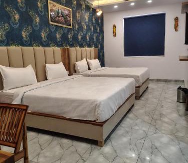 Chandigarh Hotel | Hotel Strawberry