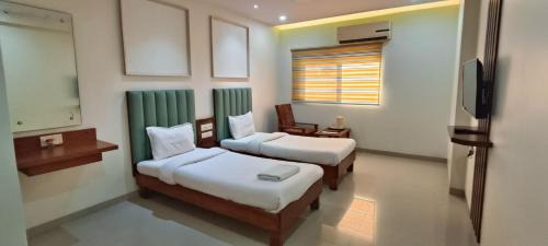 GIDC Hotel | Hotel Supreme
