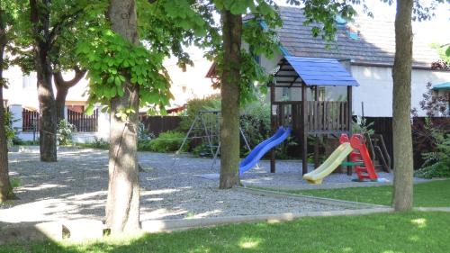 Dolni Pocernice Hotel | Hotel Svornost