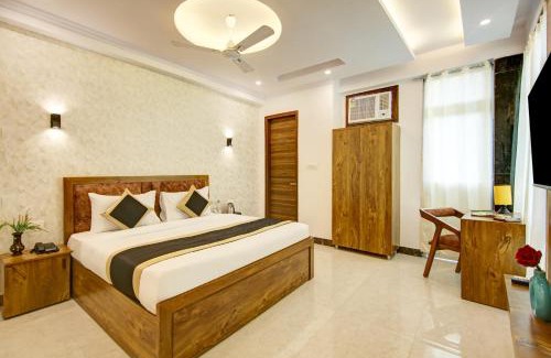 Vaishali Hotel | Hotel The Emporio Grand 5 Mints walking from Vaishali Metro Station