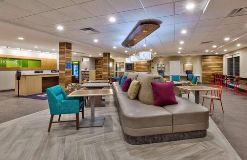 Grand Blanc Hotel | Hotel ∙ 127 guests
