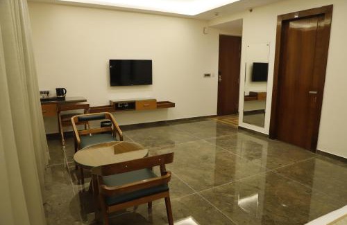Kannauj Hotel | Hotel V K Grand