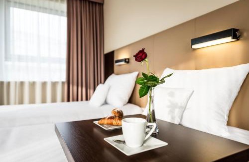 Pruszkow Hotel | Hotel Victor Pruszków DeSilva
