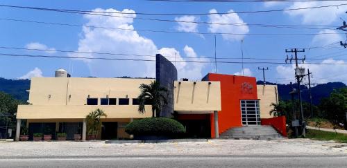 Axtla de Terrazas Hotel | Hotel Vista Verde