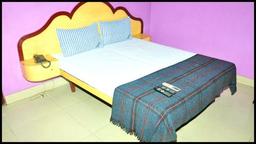 Kharsia House | Hotel Vrindavan NP - nearby Prem Mandir & ISCKON Temple! Fully Air-Conditioned Premium Family Rooms with All the facilities