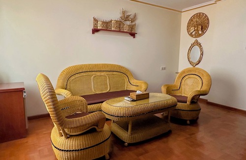 Mandalay Hotel | Hotel Yadanarbon