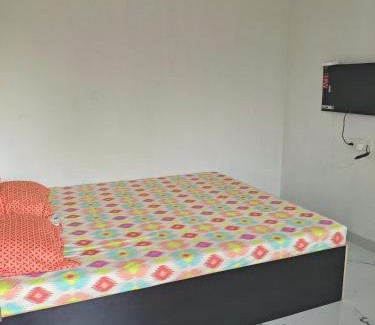 Shirpur Hotel | Hotel Yatri Lodge