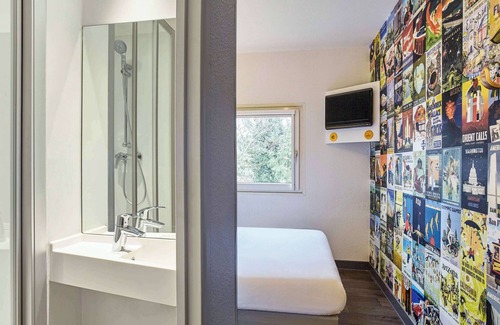 Mons-en-Baroeul Hotel | hotelF1 Lille Métropole (Métro Mons Sarts)