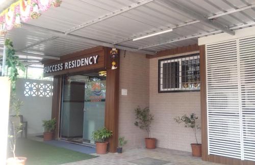 Kopar Khairane Hotel | Hotels In Ghansoli With Air Conditioner, Smoking, Laundry