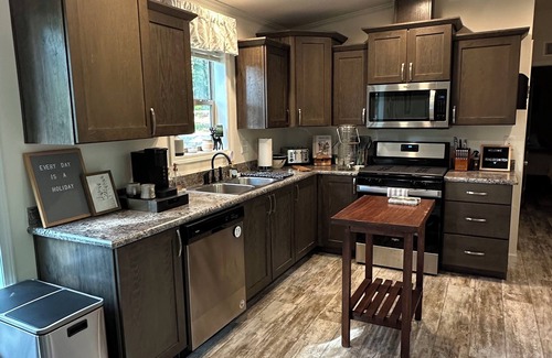 Eudora House | HOTELS R BORING! Minutes to SBU! 2b-2b!. Explore acres, bluffs, creek, trails!