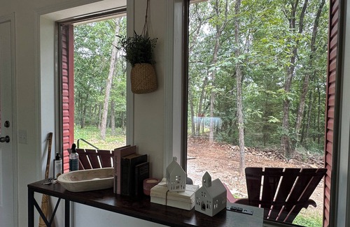 Eudora House | HOTELS R BORING! Minutes to SBU! 2b-2b!. Explore acres, bluffs, creek, trails!