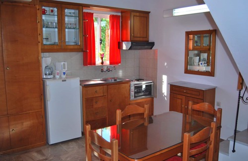 Paralio Astros House | Houdis House - A cheerful family house in the Peloponnese