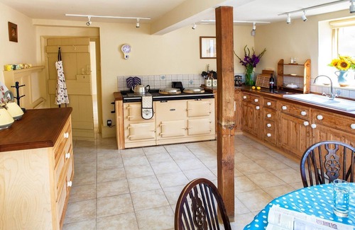 Walsingham Cottage | Houghton Farmhouse - sleeps 18 guests in 7 bedrooms