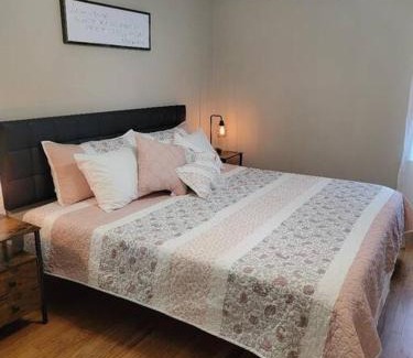 Northport House | Houndstooth Hideaway 3BR 2BA Home 3mi to UA Campus