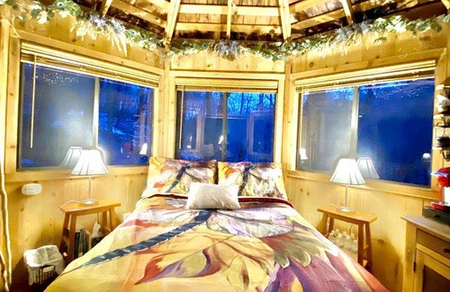 Bozrah House | House ∙ 1 bedroom ∙ 2 guests