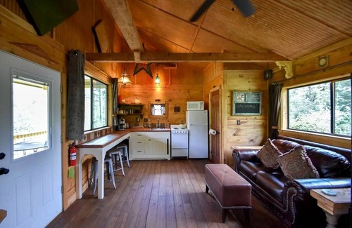 Brenham House | House ∙ 1 bedroom ∙ 2 guests