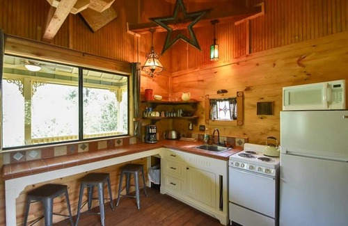 Brenham House | House ∙ 1 bedroom ∙ 2 guests