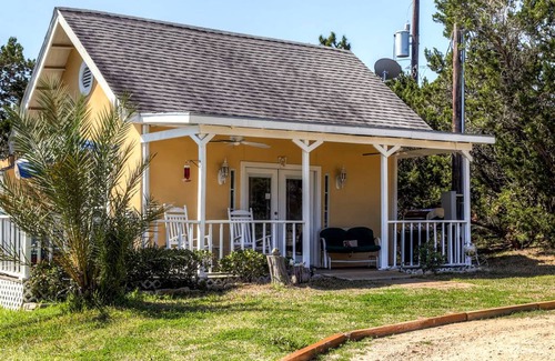 Helotes House | House ∙ 1 bedroom ∙ 2 guests