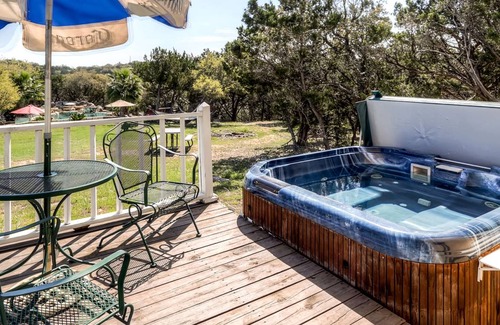 Helotes House | House ∙ 1 bedroom ∙ 2 guests