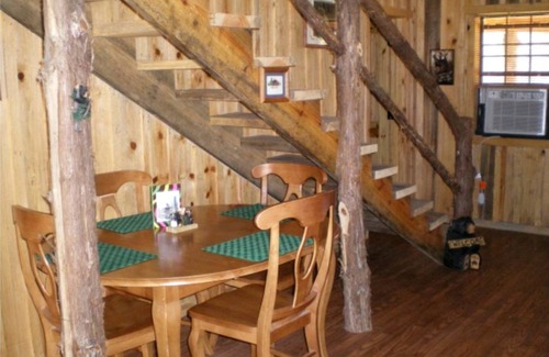 Pine Ridge House | House ∙ 1 bedroom ∙ 8 guests