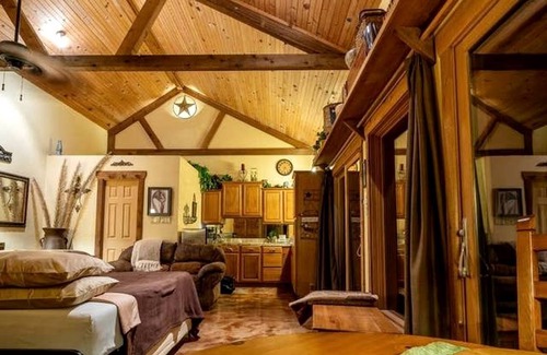 Pipe Creek House | House ∙ 1 bedroom ∙ 4 guests
